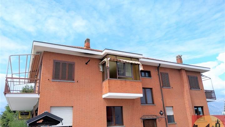 GRANDE APPARTAMENTO CON GIARDINO E MANSARDA