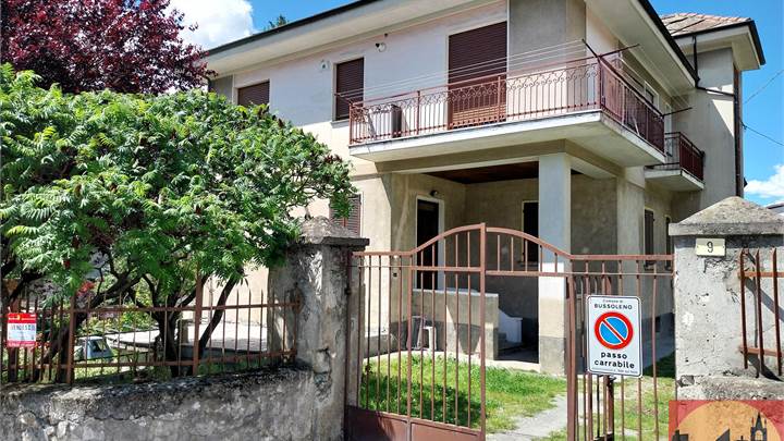 APPARTAMENTO CON BOX E GIARDINO PRIVATO