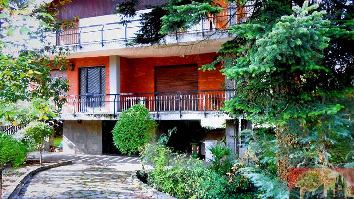 VILLA UNI-BIFAMILIARE INDIPENDENTE IN VENDITA