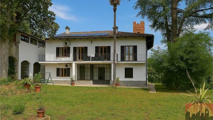 COMPLESSO RESIDENZIALE DI VILLA D'EPOCA E PERTINENZA